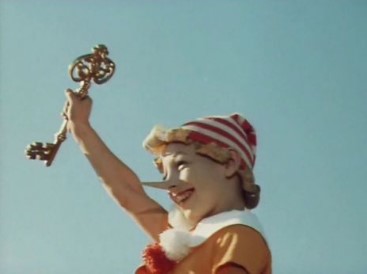 Статуя Блатино с ключами от фильма